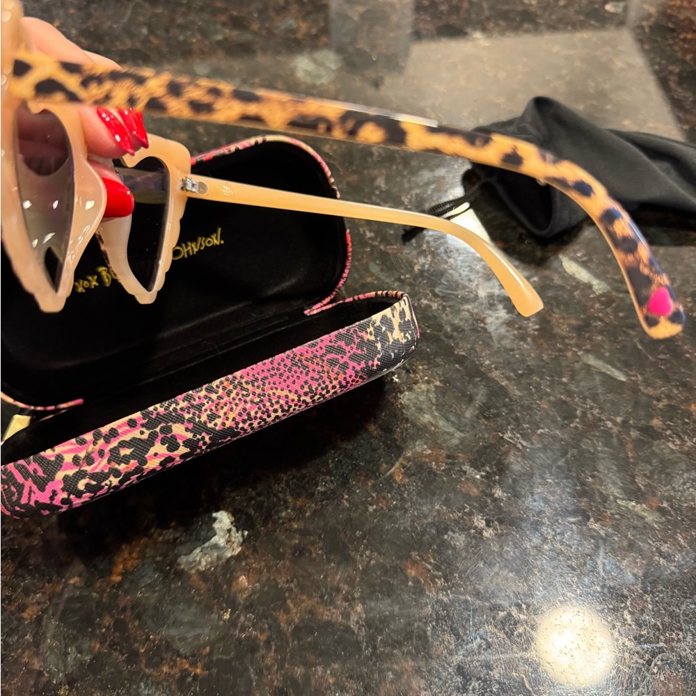 Betsey Johnson Leopard Print Sunglasses - Picture 3 of 16